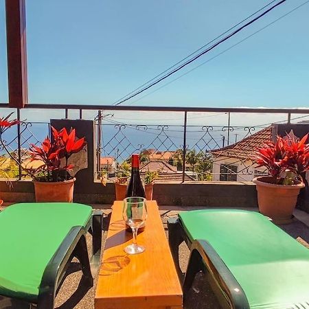 The Funny And Relax Apartment With Terrace & View Arco da Calheta  Buitenkant foto