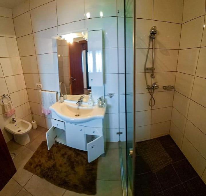 The Funny And Relax Apartment With Terrace & View Arco da Calheta  Buitenkant foto