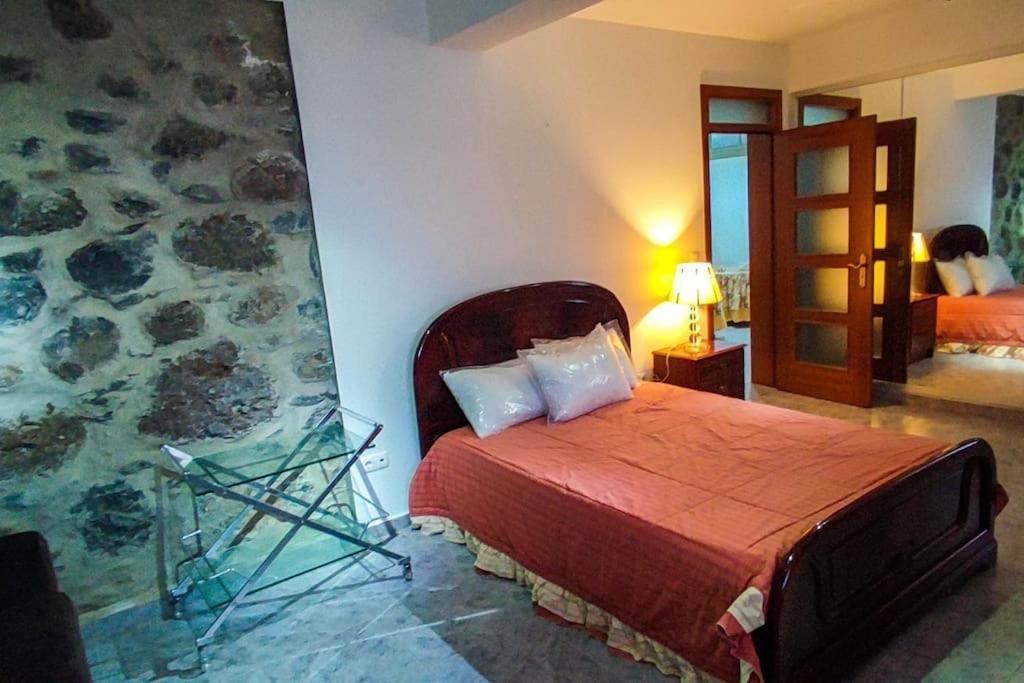 The Funny And Relax Apartment With Terrace & View Arco da Calheta  Buitenkant foto
